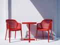 Tisch- und Stuhlset aus Kunststoff 60×60×70 cm – Rot – Rundtisch mit Mittelsäule und zwei Armlehnstühlen für Wohnzimmer